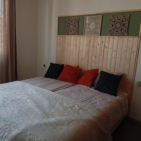 Perfect Location Апартаменты